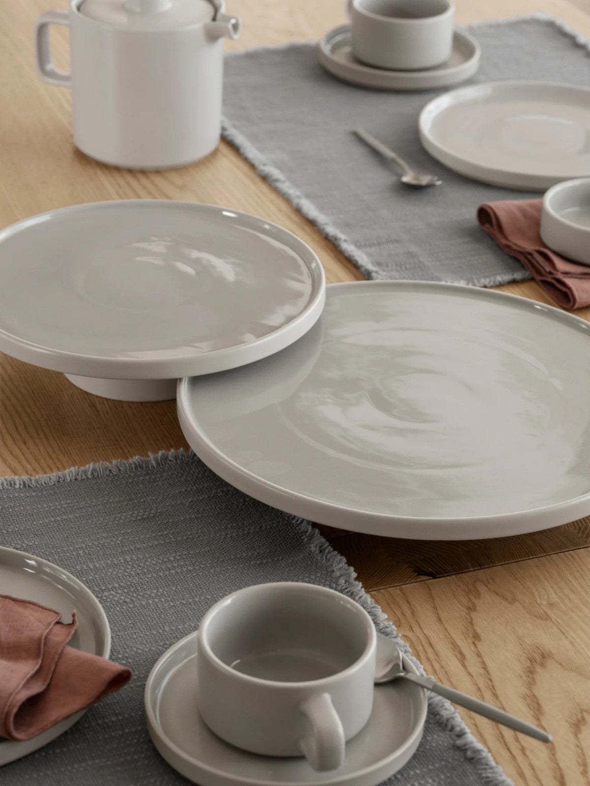 Blomus PILAR Tortenplatte L pewter 30cm Lifestyle 3