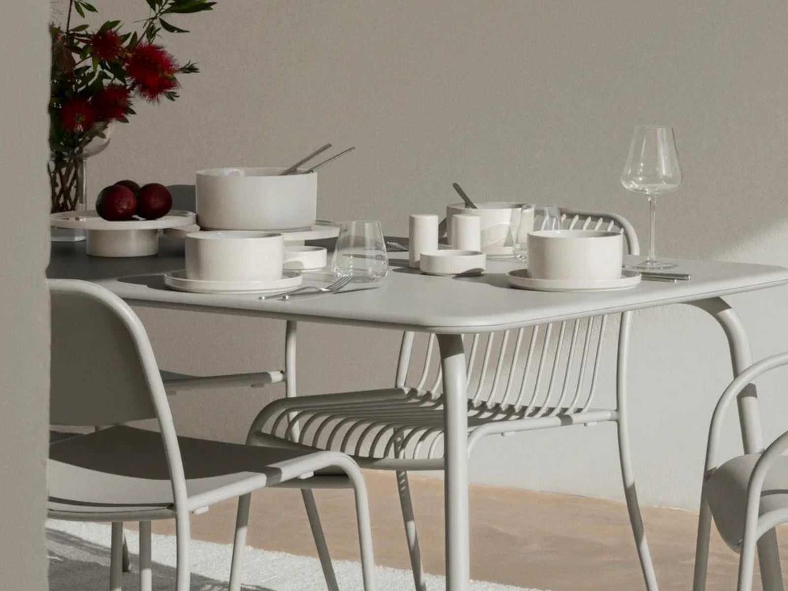 Blomus PILAR Tortenplatte S mirage gray 24cm Lifestyle 1