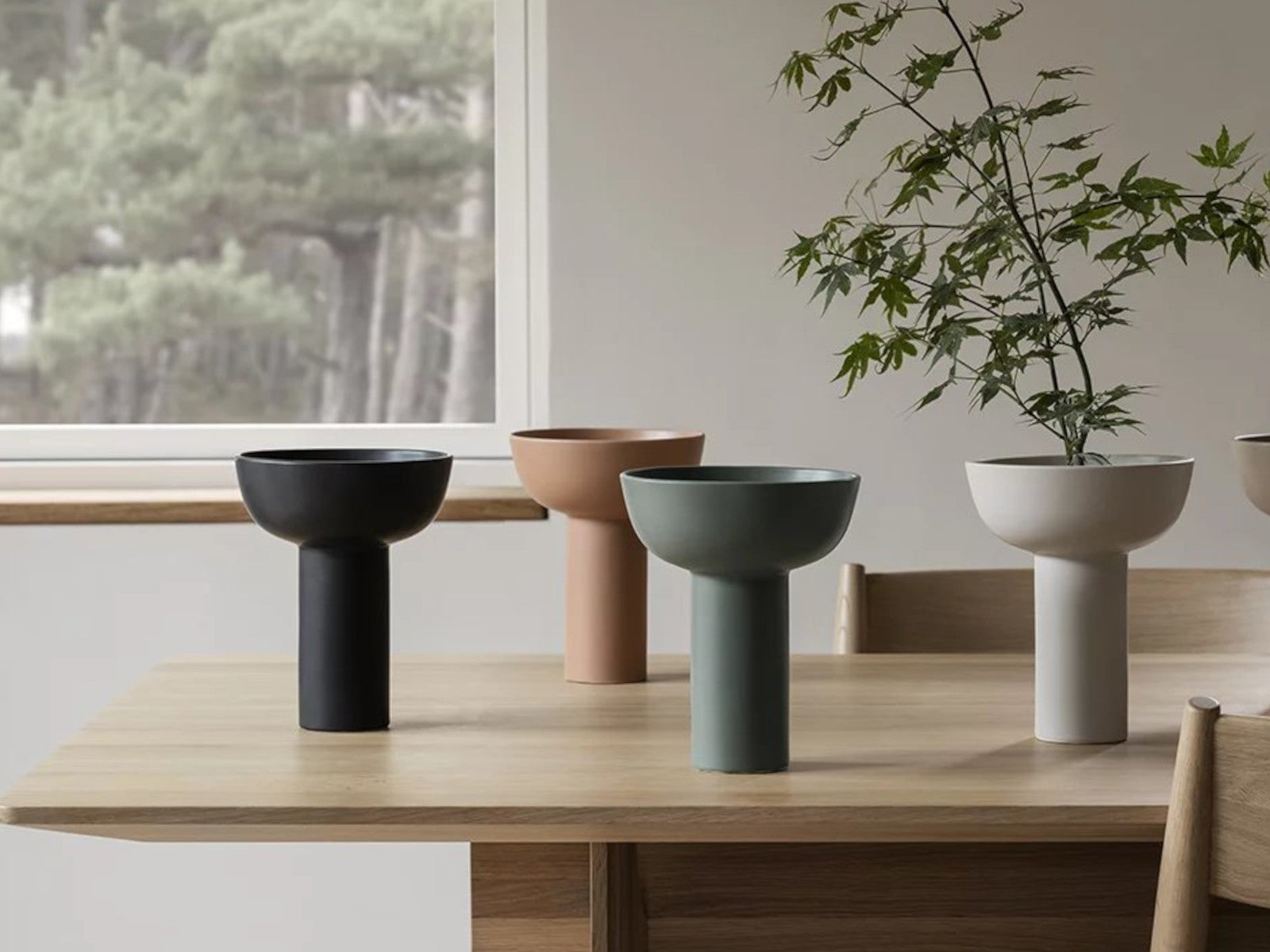 Blomus MIYABI Vase duck green L 21cm Lifestyle 1