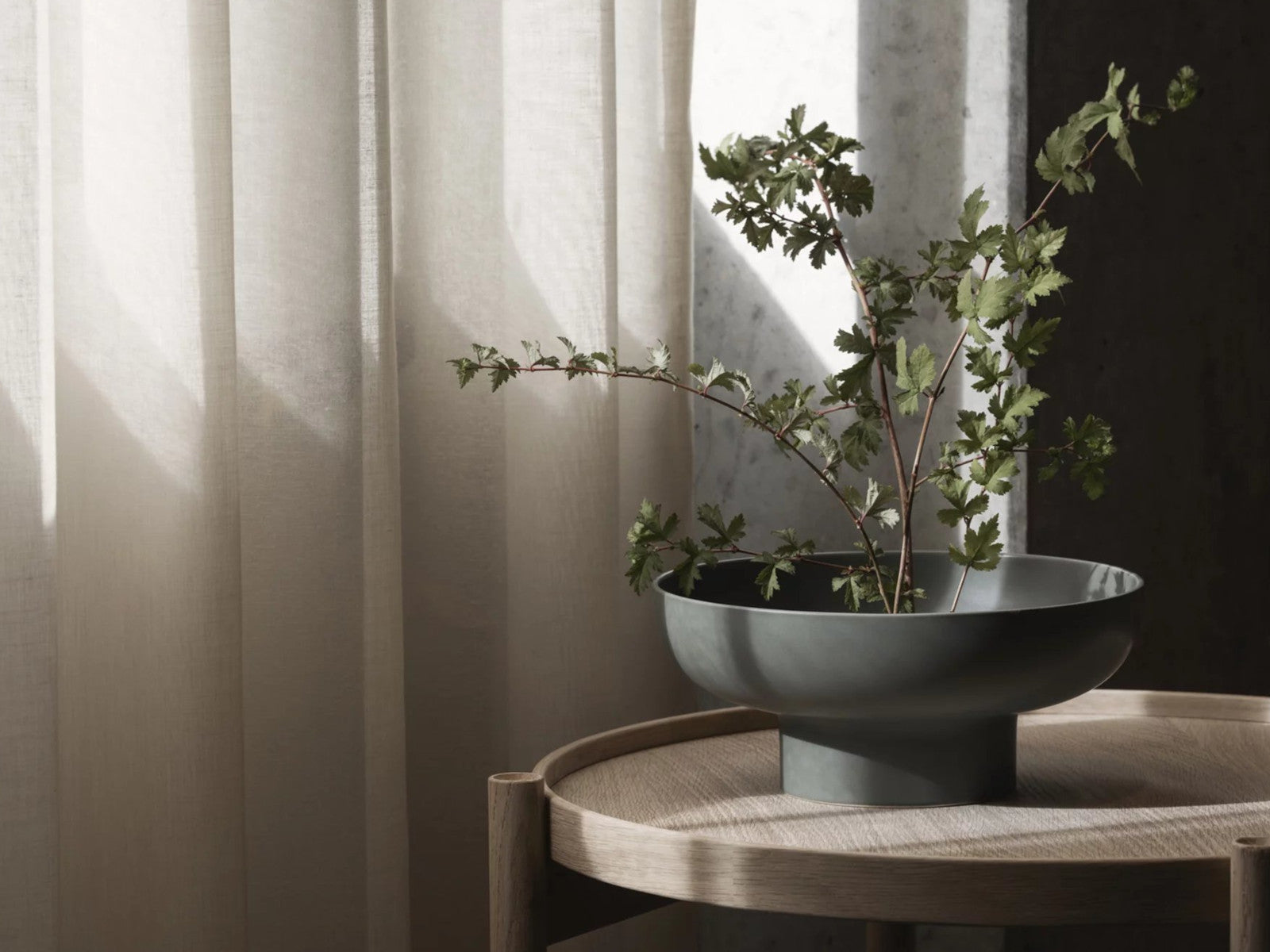 Blomus MIYABI Vase duck green M 17cm Lifestyle 