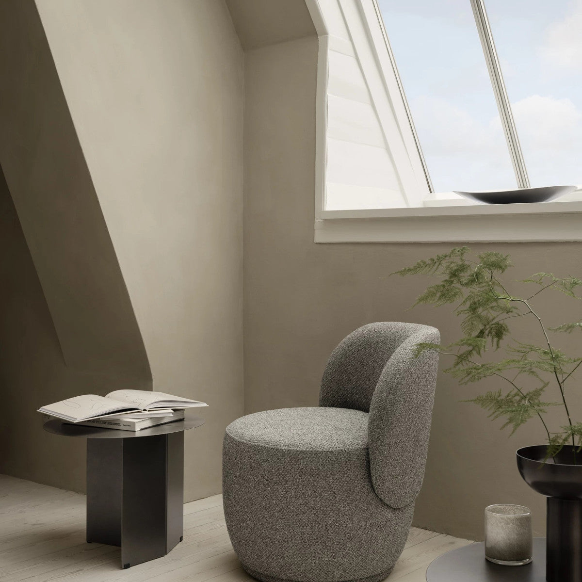 blomus SAGA Windlicht M Mourning Dove 12cm Lifestyle