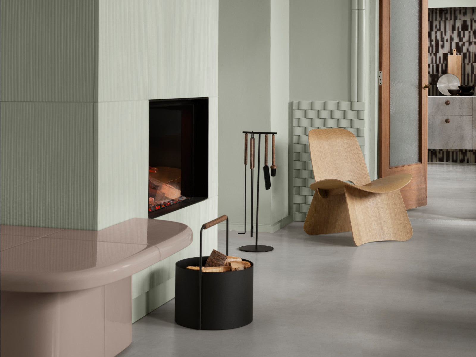 Blomus ASHI Holzkorb black oak 42cm Lifestyle 1