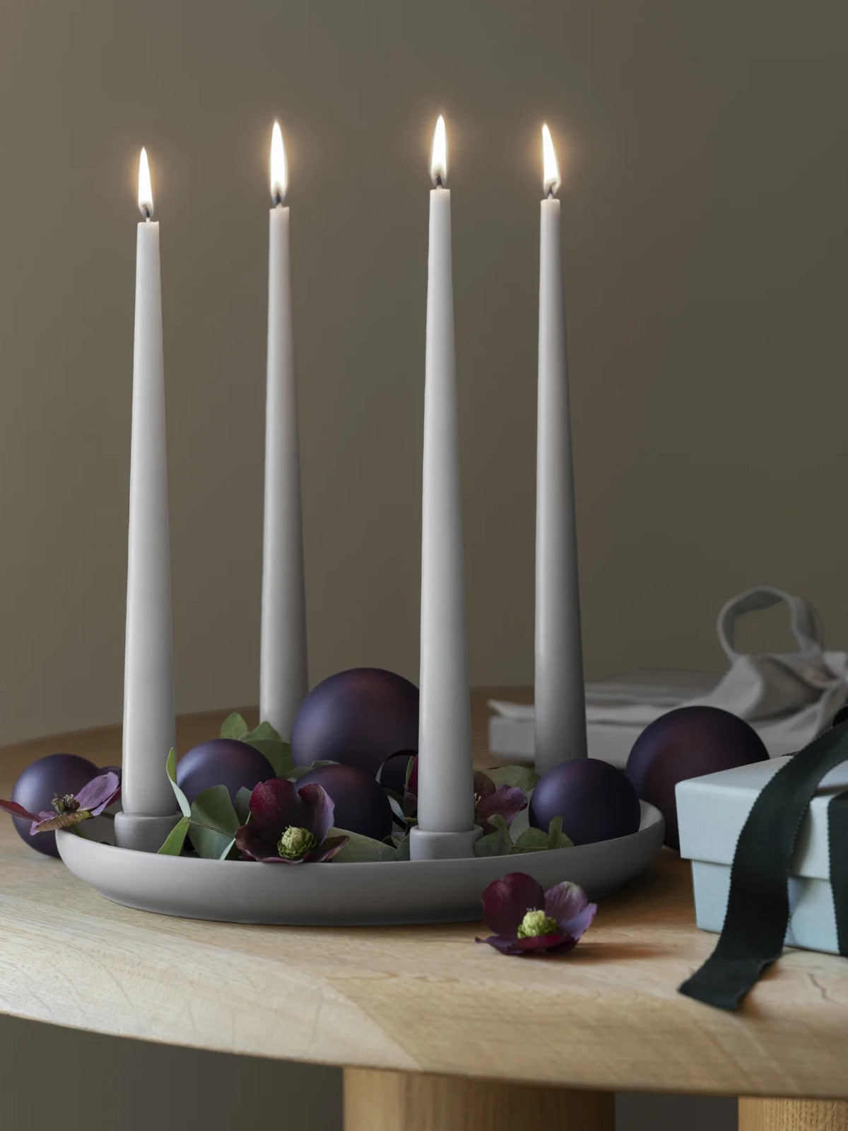 Blomus VELA Kerzenhalter satellite 27cm Lifestyle 1