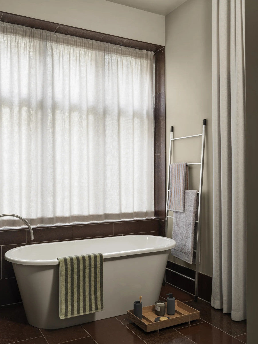 Blomus ARTO Badetuch desert sage/agave green thick stripe 70x140cm Lifestyle 2