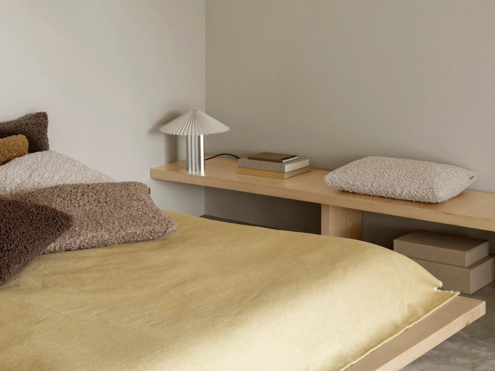 Blomus TEDDY Kissenhülle espresso 50x50cm Lifestyle 3