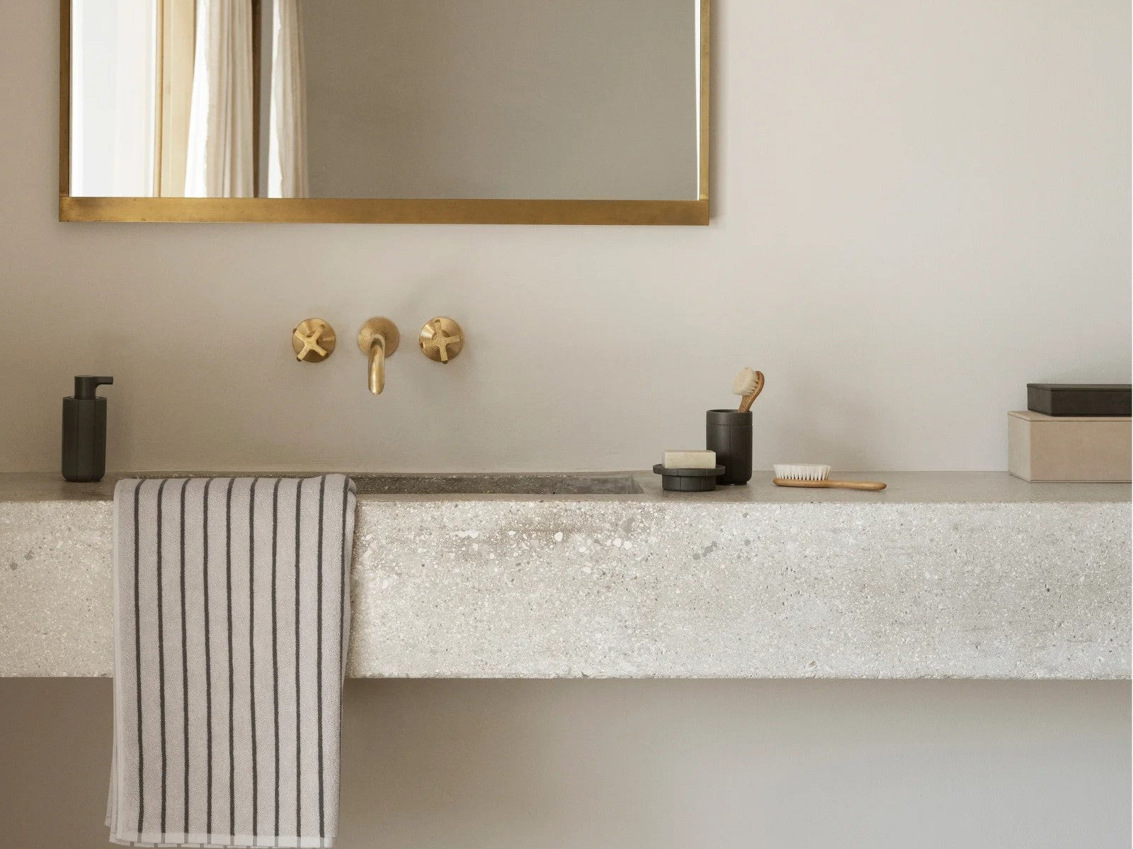 Blomus SAHLA Schmuckaufbewahrungsbox L nomad 22x15x10cm Lifestyle 4