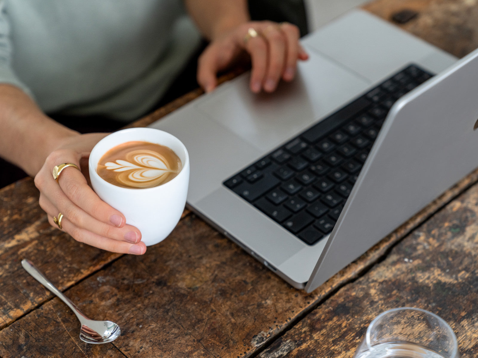 Rosenthal the cup+ Silky White Lungo doppelwandig 0,18l Lifestyle 4