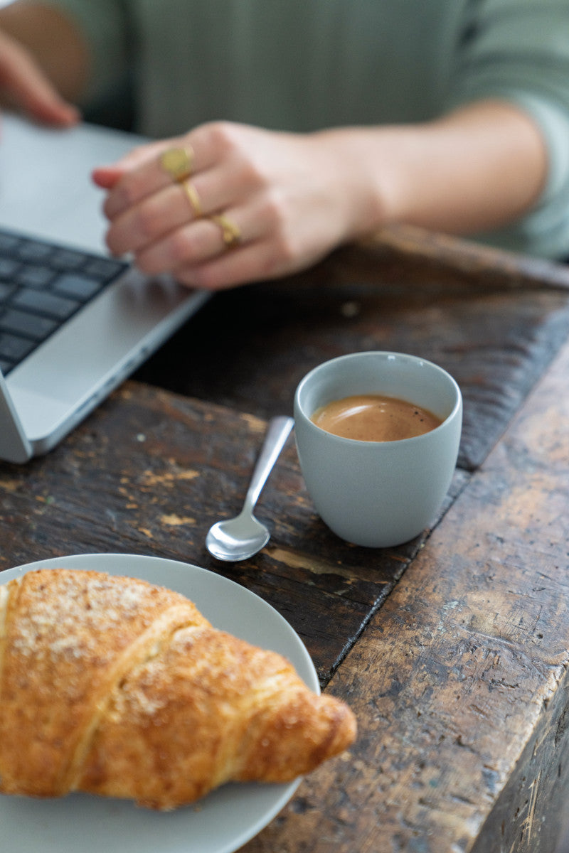 Rosenthal the cup+ Comfort Blue Espresso doppelwandig 0,08l Lifestyle 4