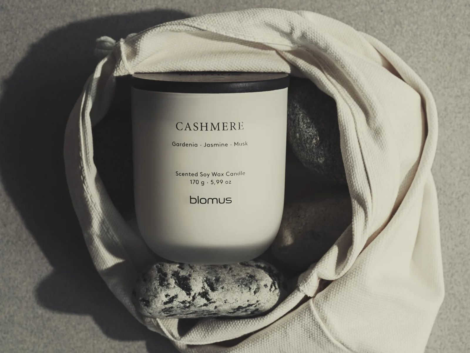Blomus TUOKSU Duftkerze S Cashmere moonbeam 9cm - Produktbild 5