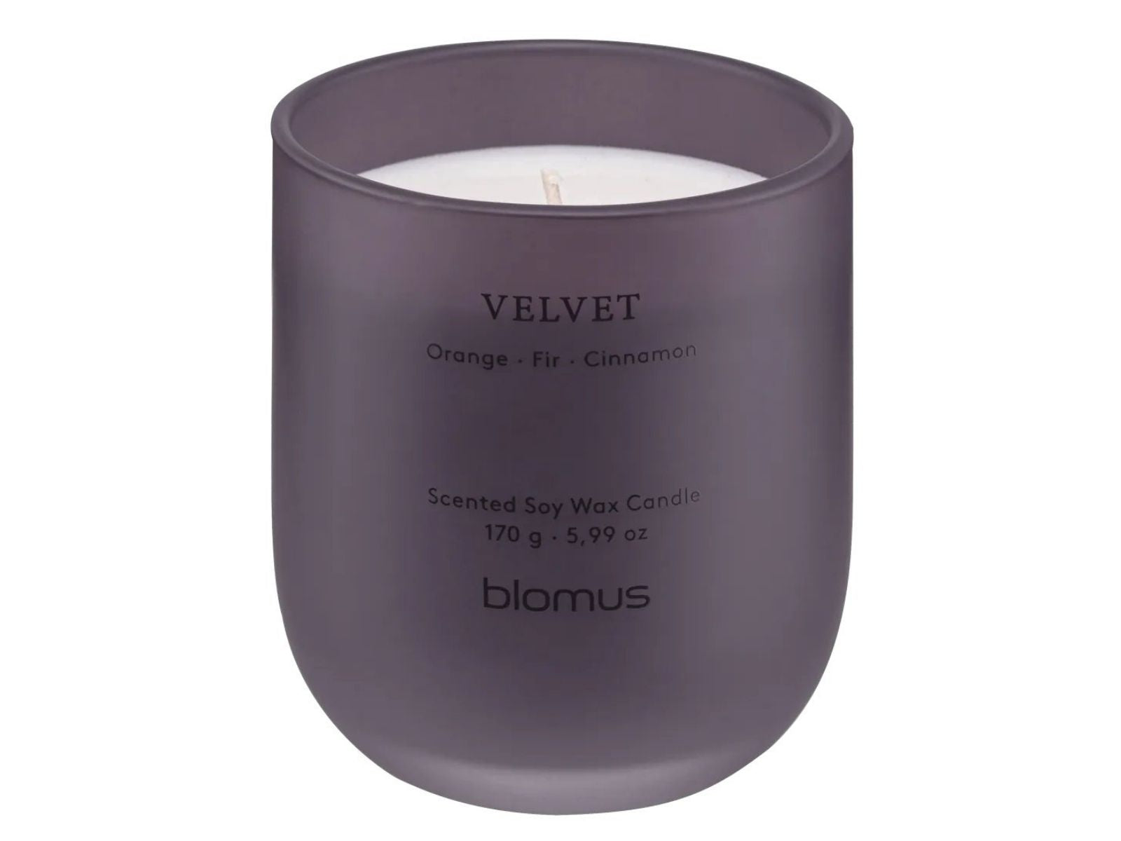 Blomus TUOKSU Duftkerze S Velvet midnight plum 9cm Freisteller 1
