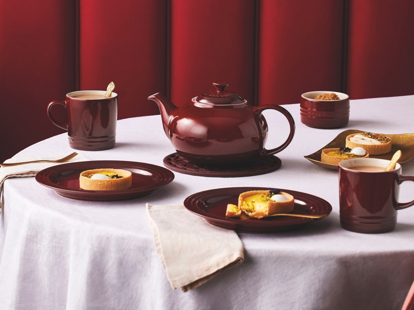 Le Creuset Kanne Klassik garnet 1,3l Lifestyle 1