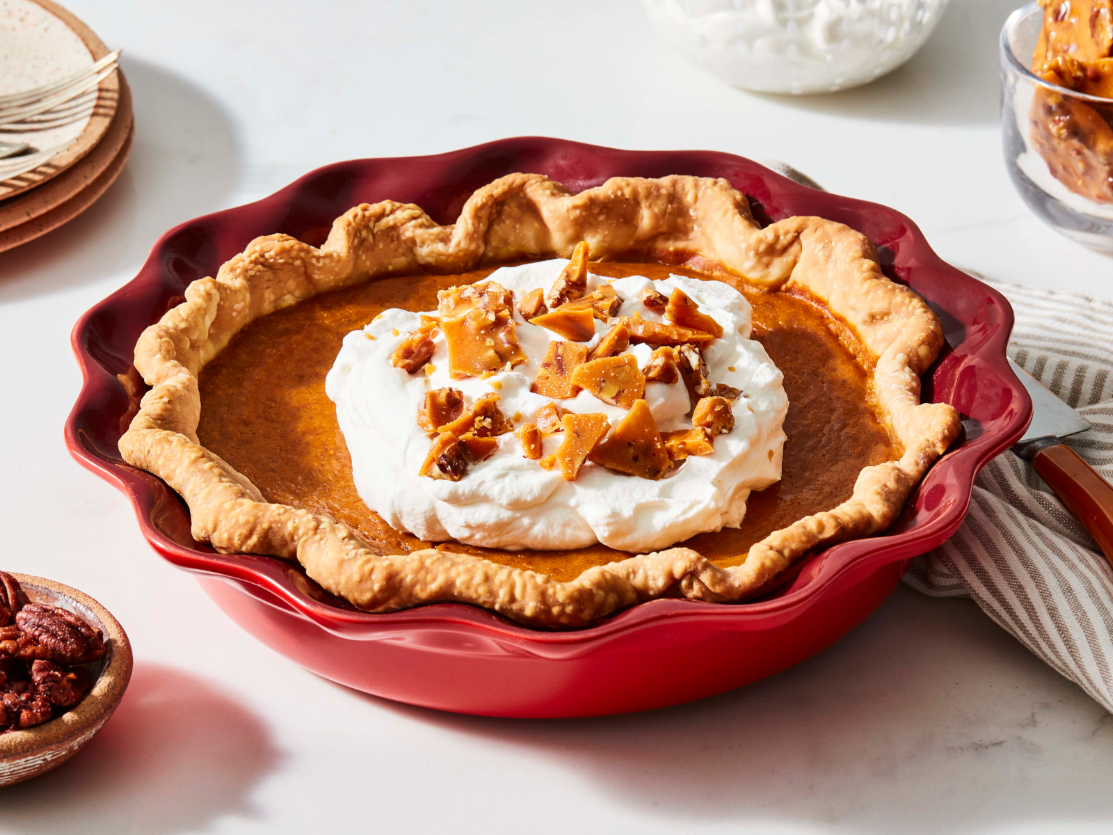 Le Creuset Pie-Form ofenrot 23cm Lifestyle 1