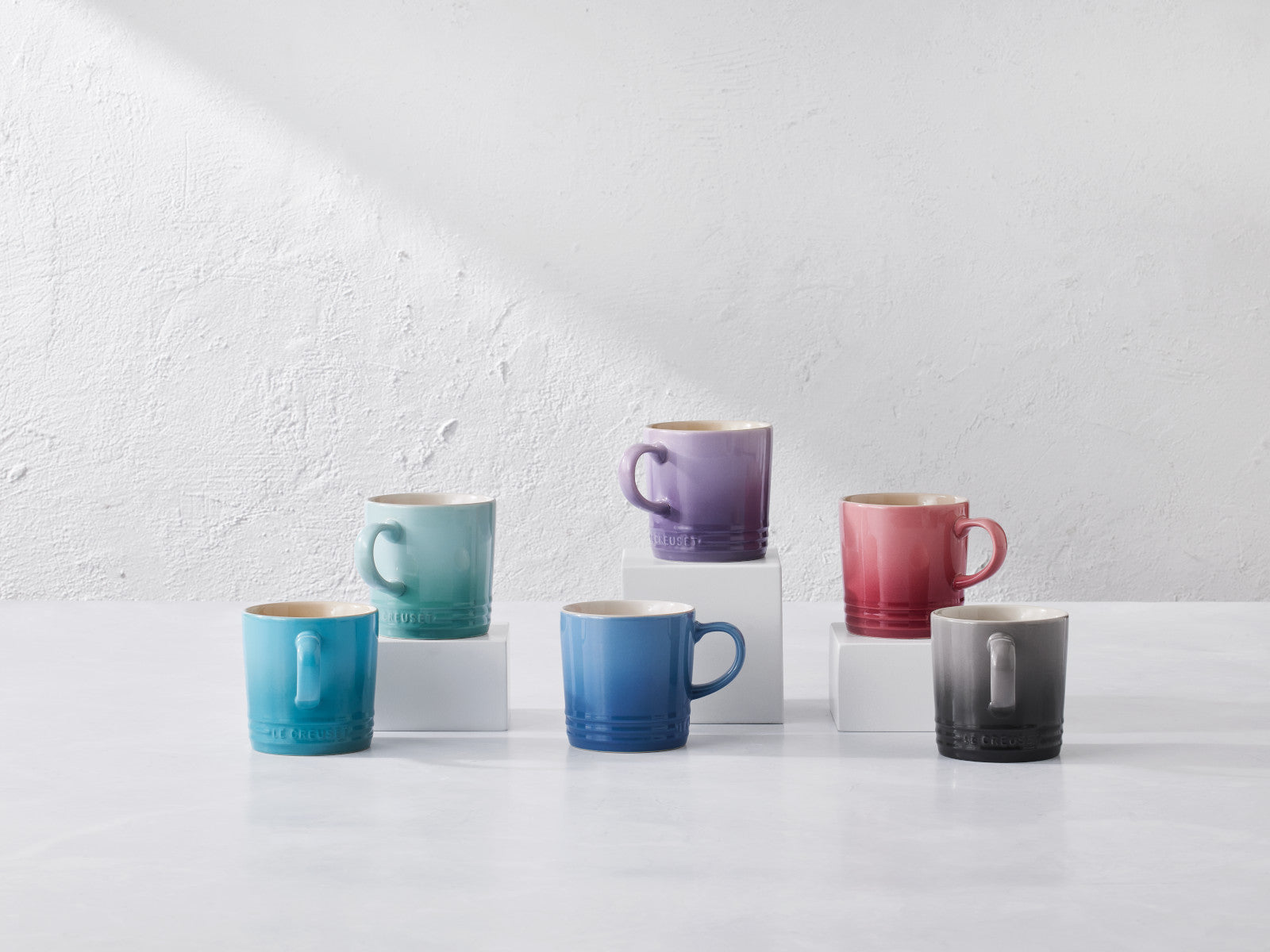 Le Creuset Becher mit Henkel pastell 0,35l 6er Set Lifestyle 1