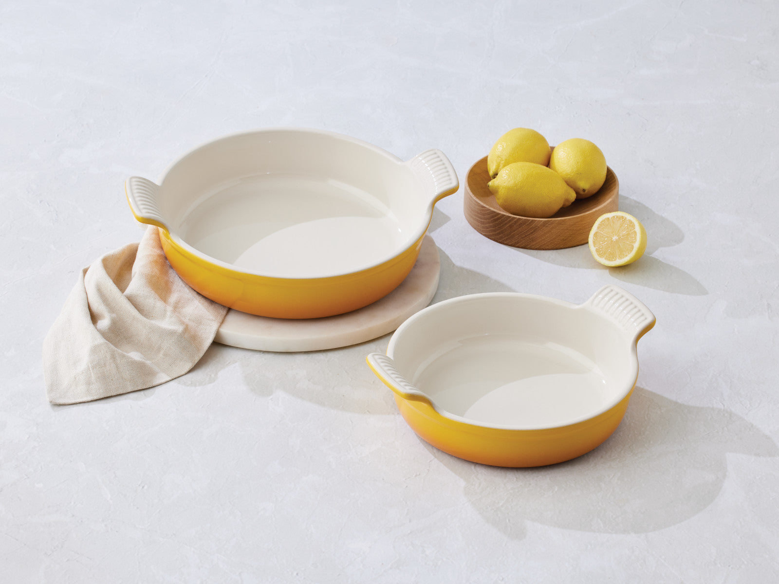 Le Creuset Auflaufform Tradition rund nectar 20/24cm Set 2tlg Lifestyle 1