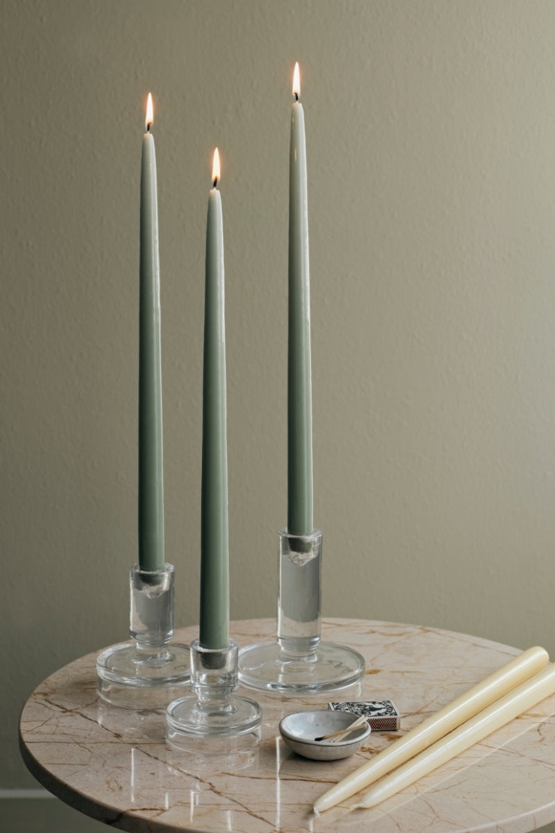 Broste Copenhagen Smooth Glossy getauchte Kerze grape leaf green 38cm Set4 - Produktbild 2