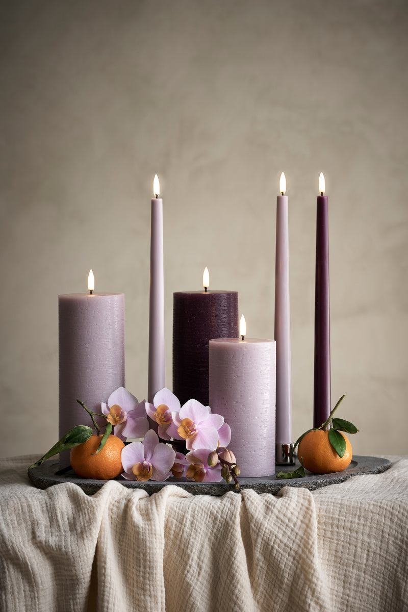 UYUNI LIGHTING Pillar LED-Kerze Rustic light lavender 20,3cm - Produktbild 5