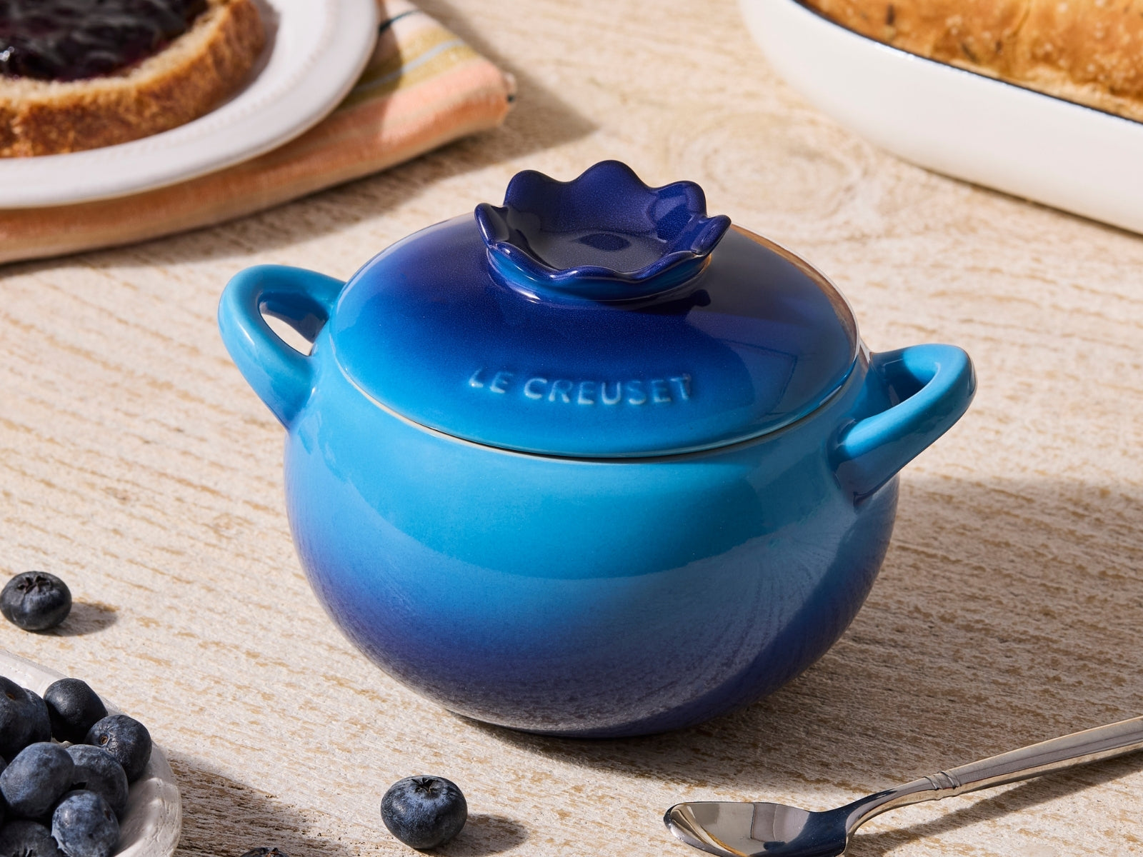Le Creuset Mini-Cocotte Blaubeere rund azure - Produktbild 6
