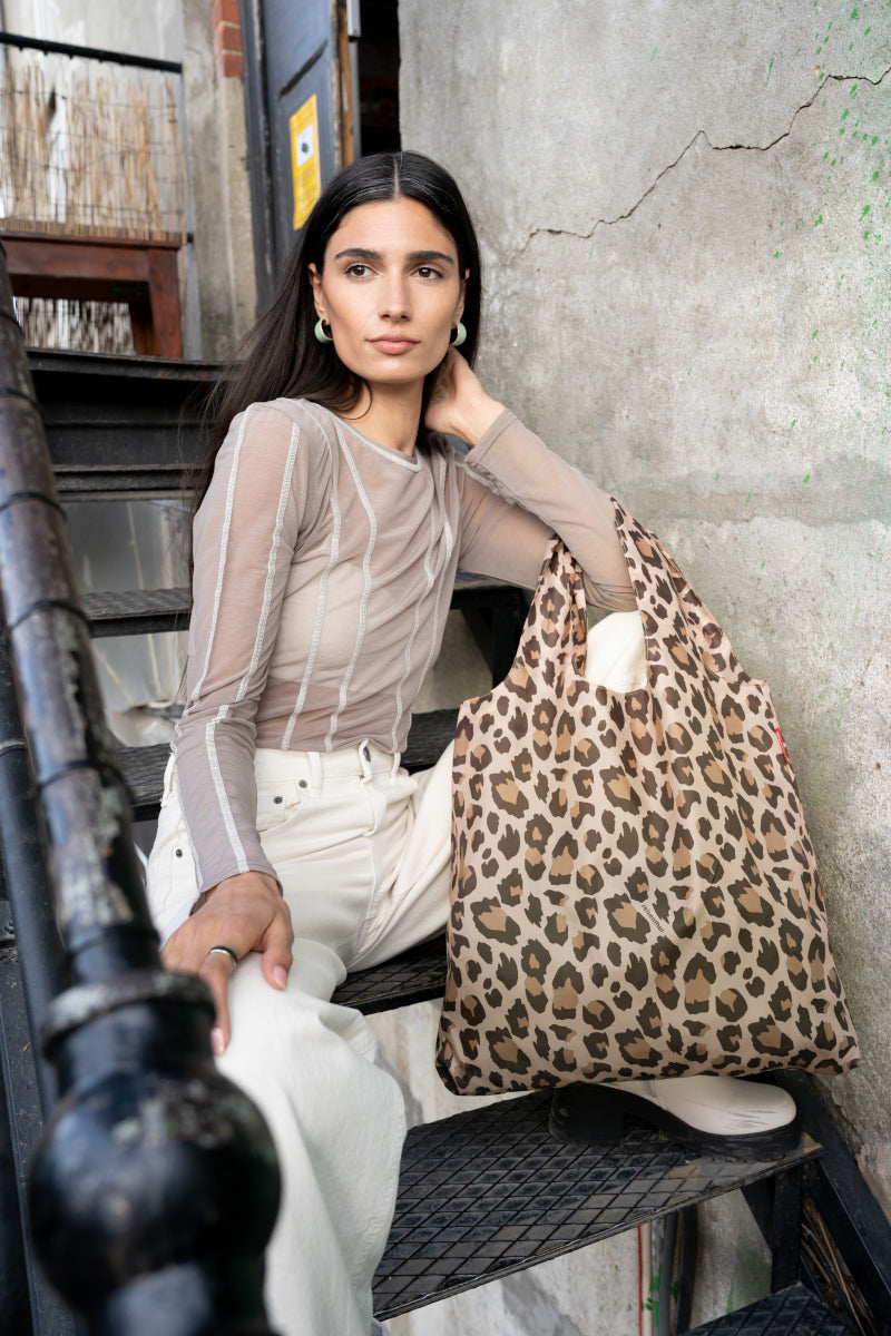 reisenthel mini maxi shopper leo macchiato Lifestyle 1