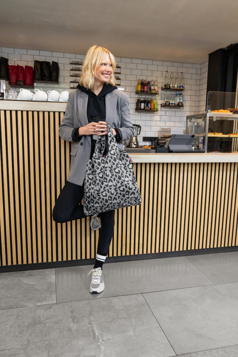 reisenthel mini maxi shopper leo nero Lifestyle 4