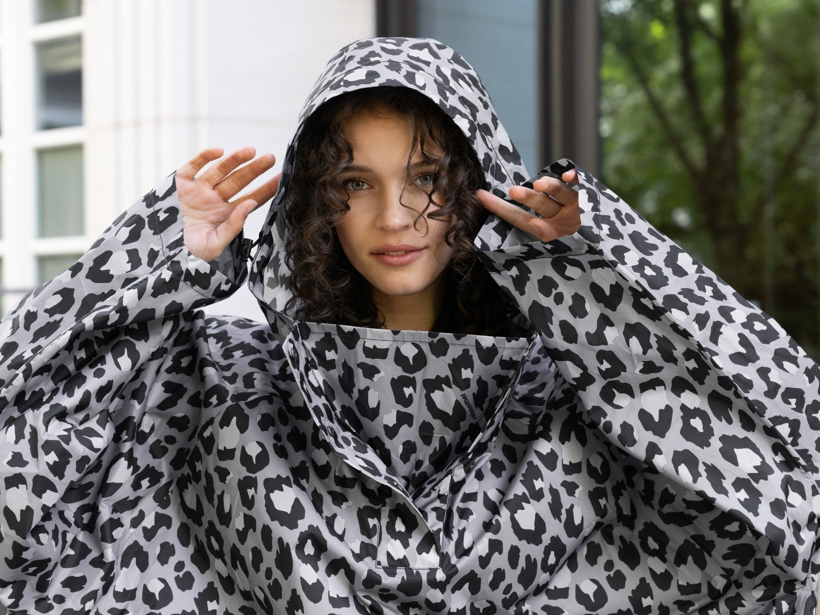 reisenthel mini maxi raincoat leo nero - Produktbild 3