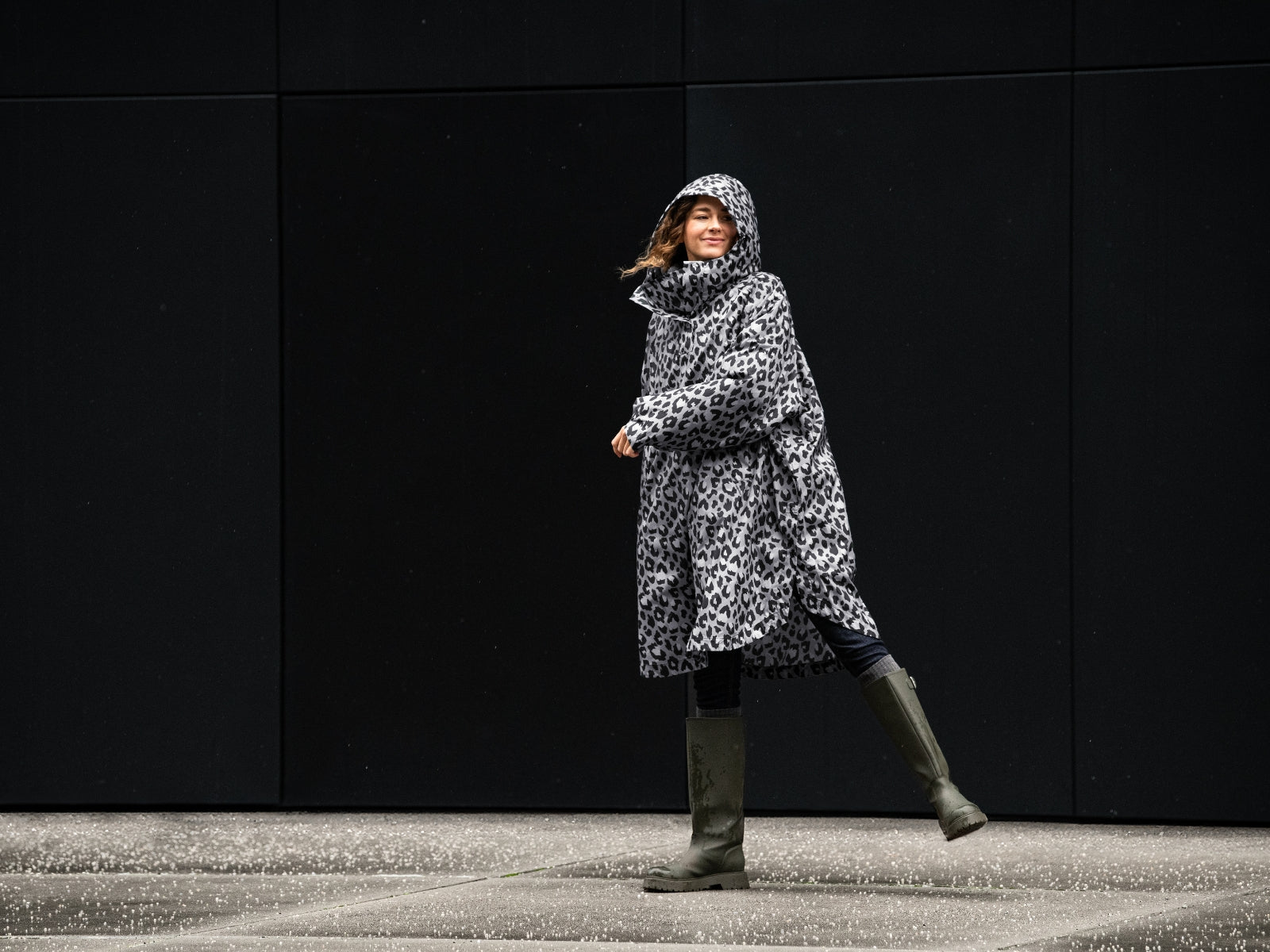 reisenthel mini maxi raincoat leo nero - Produktbild 5