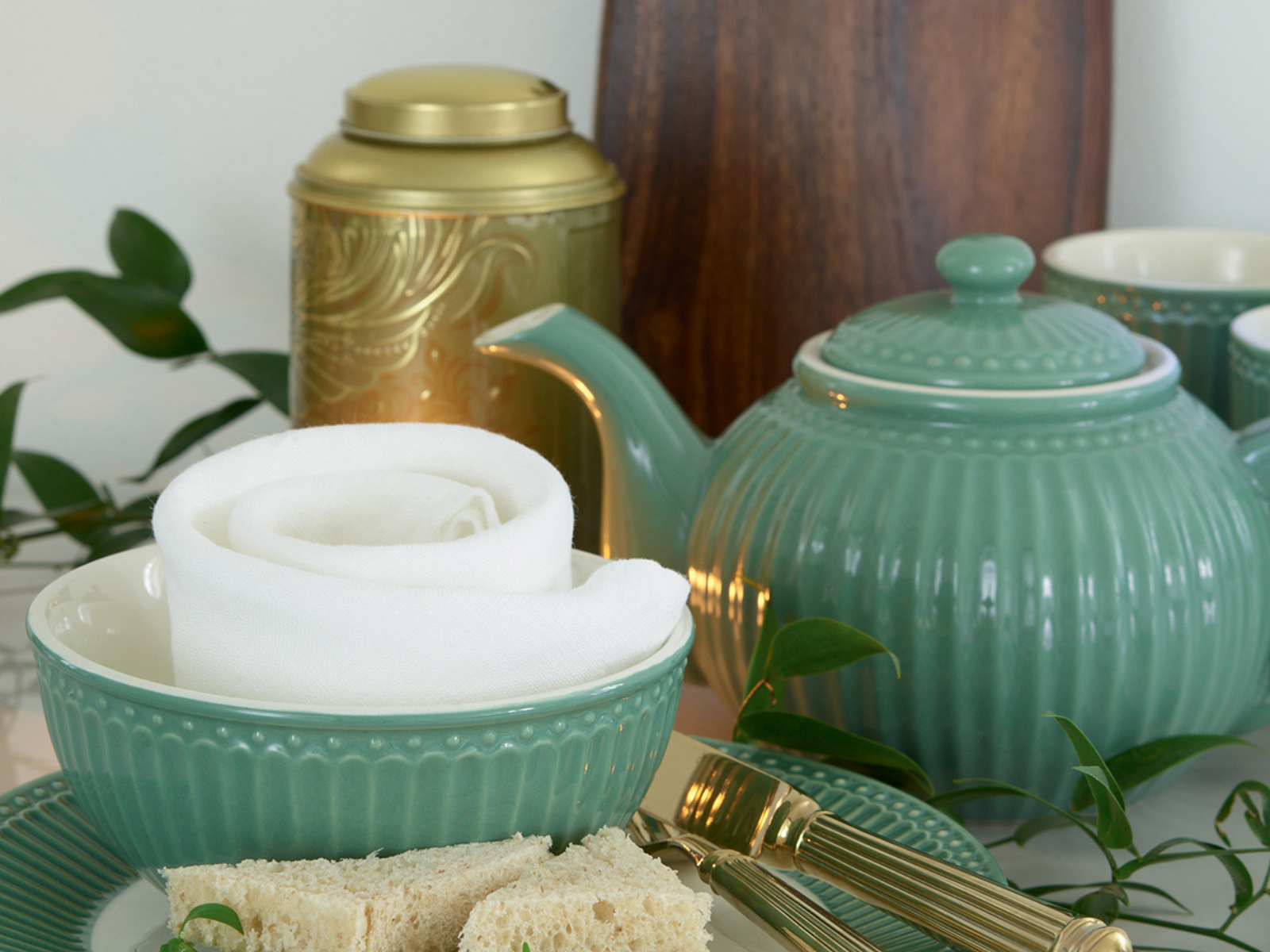 Greengate Alice Frühstücksteller dusty green 23 cm Set6 Lifestyle