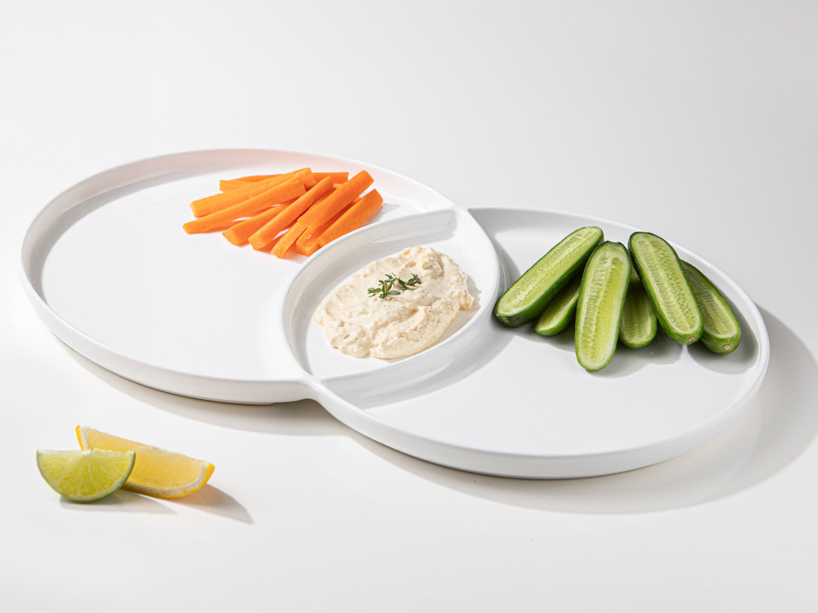 ladelle Alto Serve & Share Servierteller loopförmig weiß 43cm Lifestyle 2