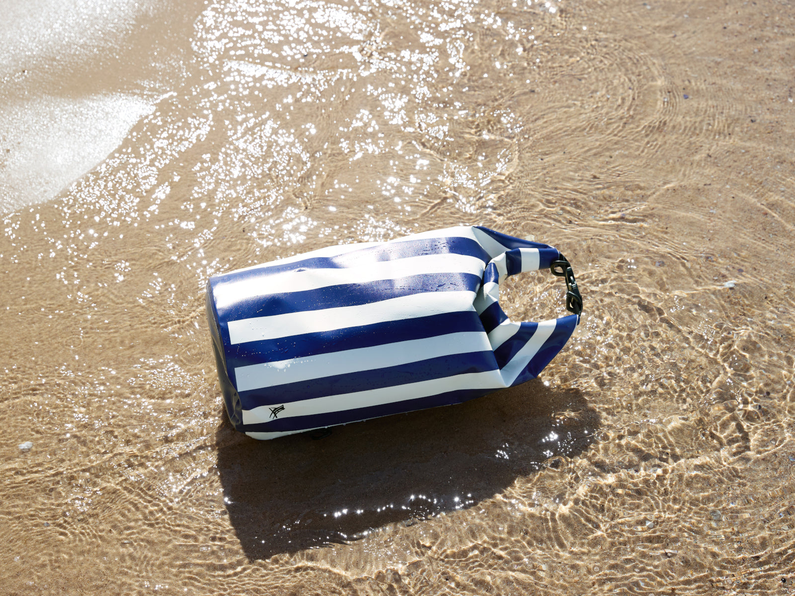 Dock & Bay Tragetasche wasserdicht M Whitsunday Blue 20l Lifestyle 1