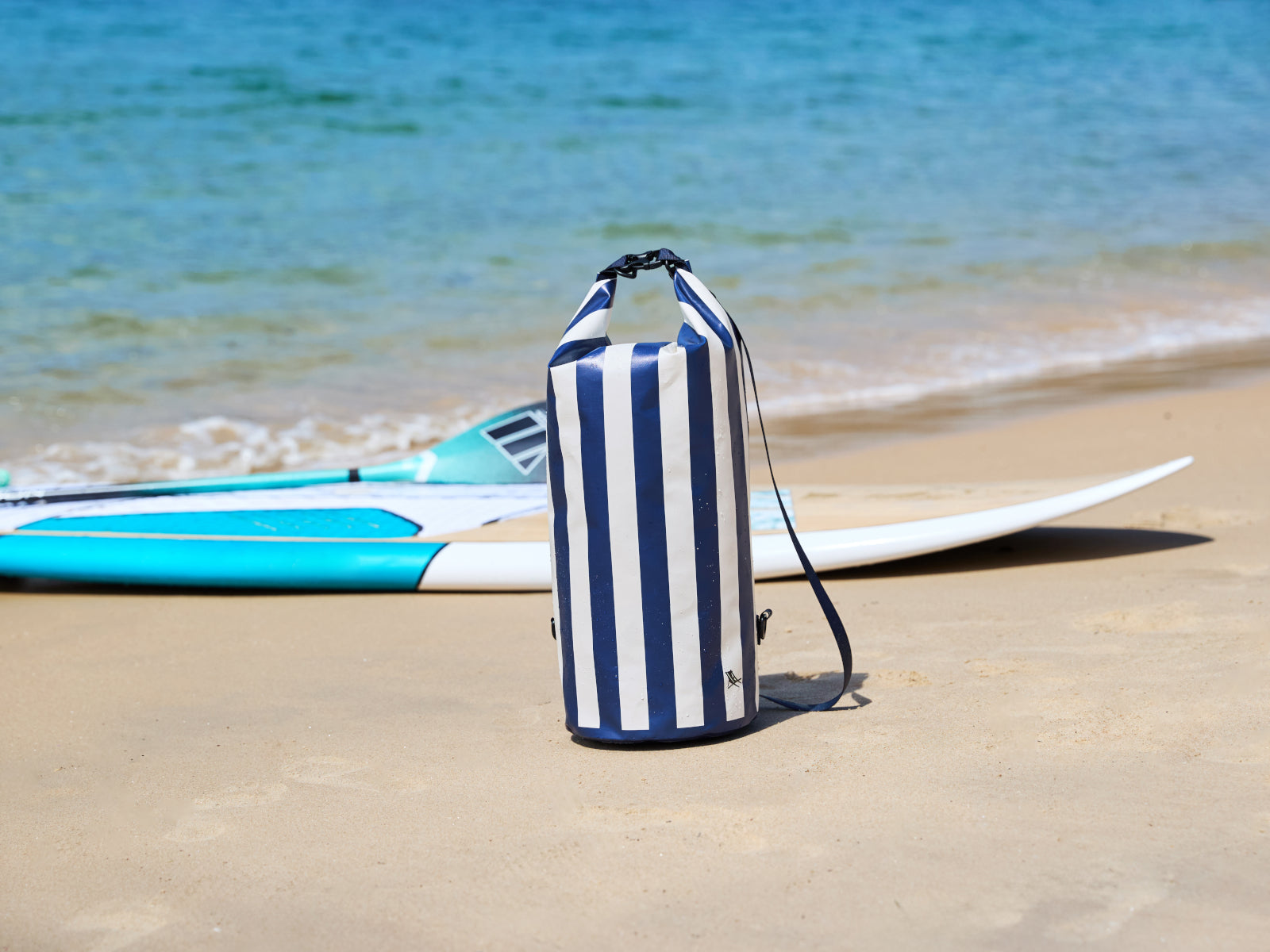 Dock & Bay Tragetasche wasserdicht M Whitsunday Blue 20l Lifestyle 3