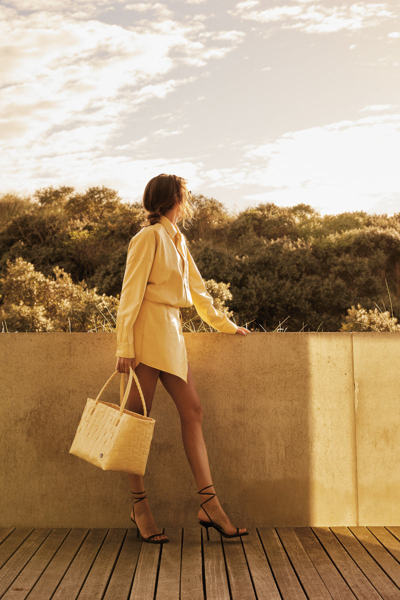 Handed By Paris Shopper S vanilla yellow Lifestyle 2