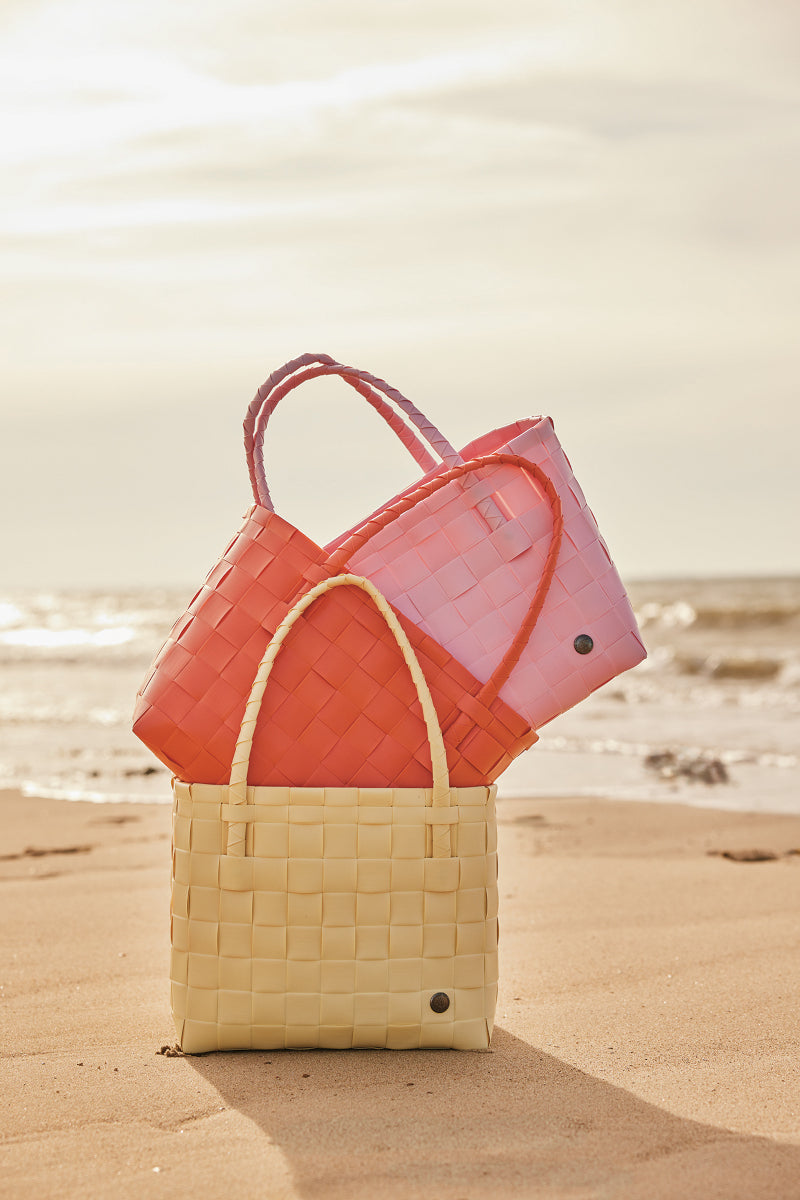 Handed By Paris Shopper S fat strap lovely pink Lifestyle 1