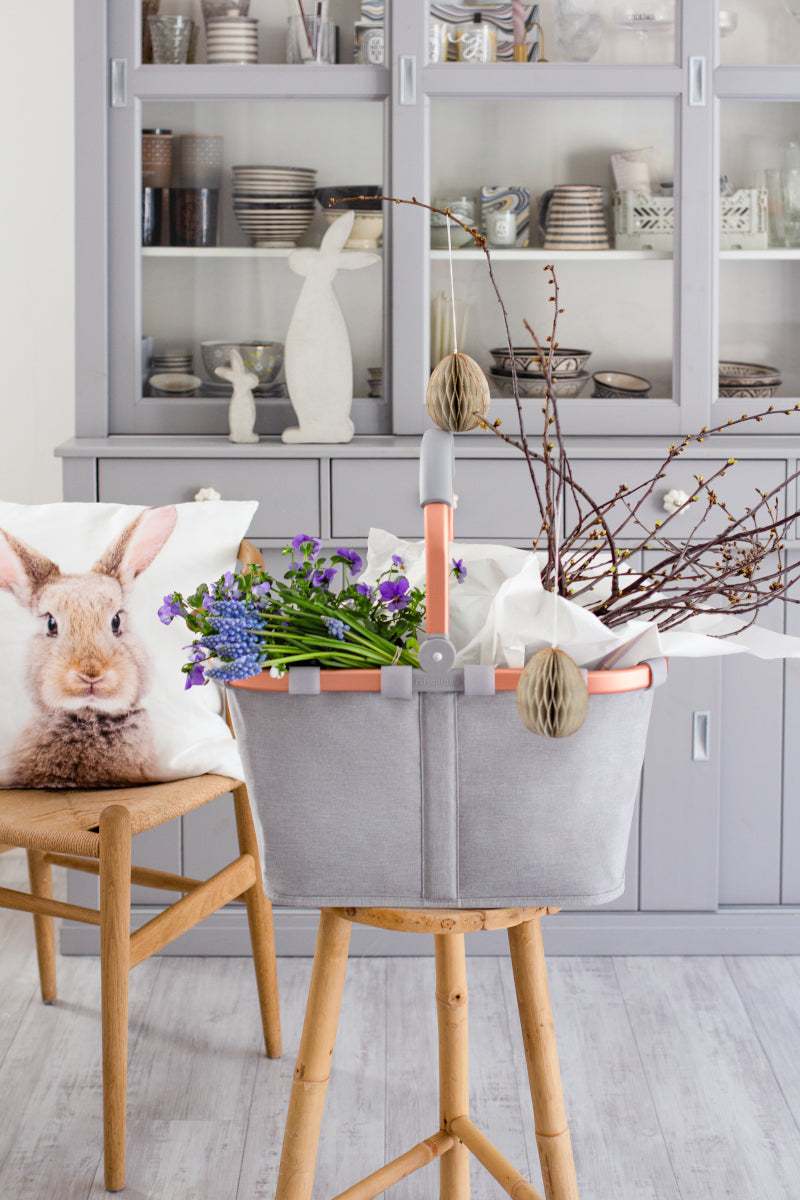 reisenthel carrybag frame twist sky rose Lifestyle 1