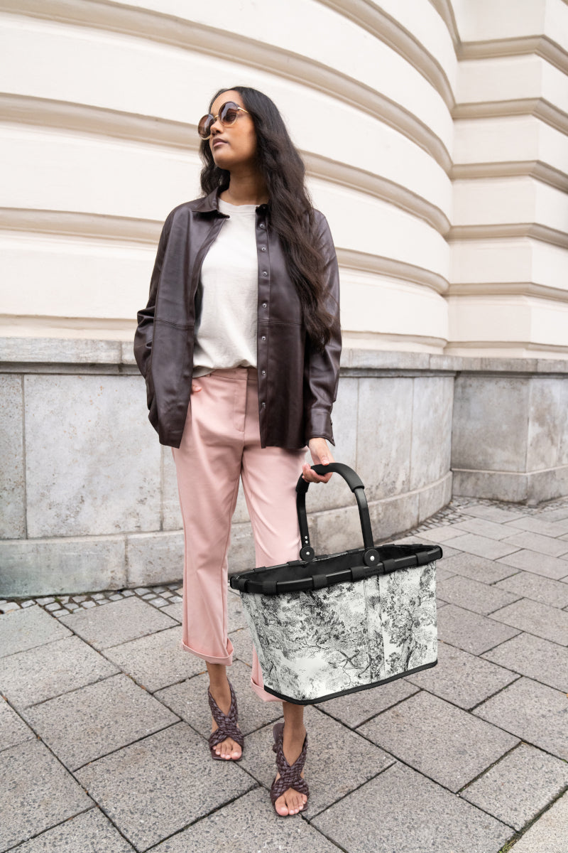 reisenthel carrybag jacquard grey Lifestyle 2