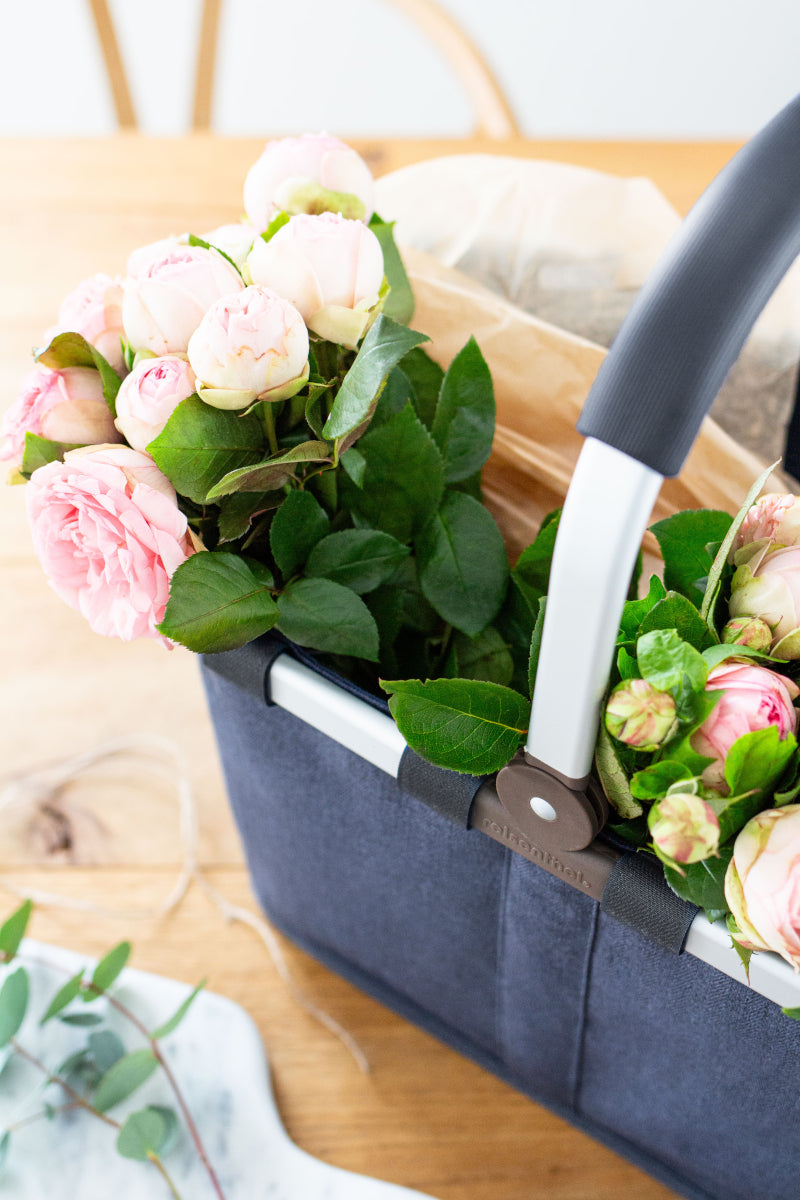 reisenthel carrybag herringbone dark blue Lifestyle 3