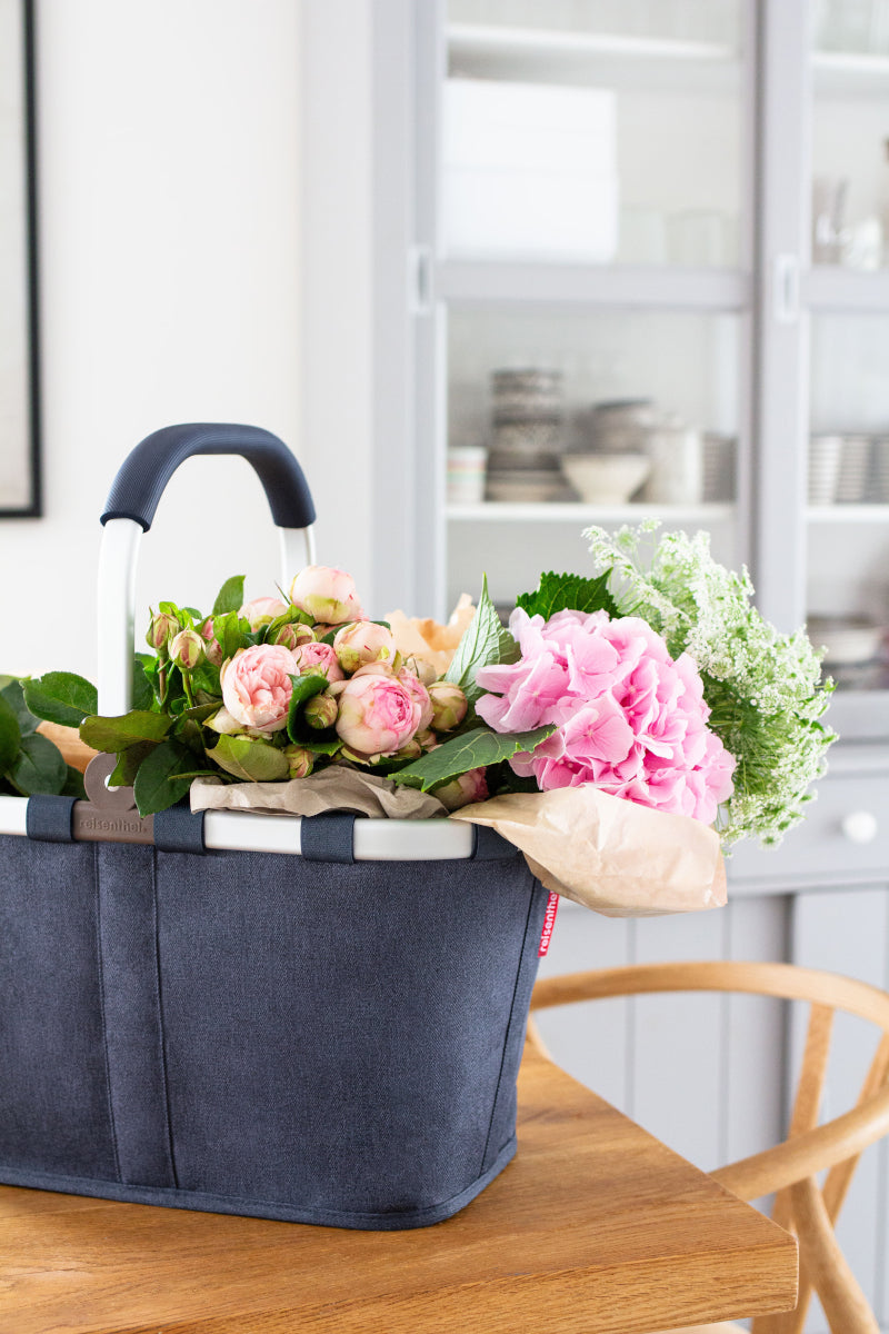 reisenthel carrybag herringbone dark blue Lifestyle 2