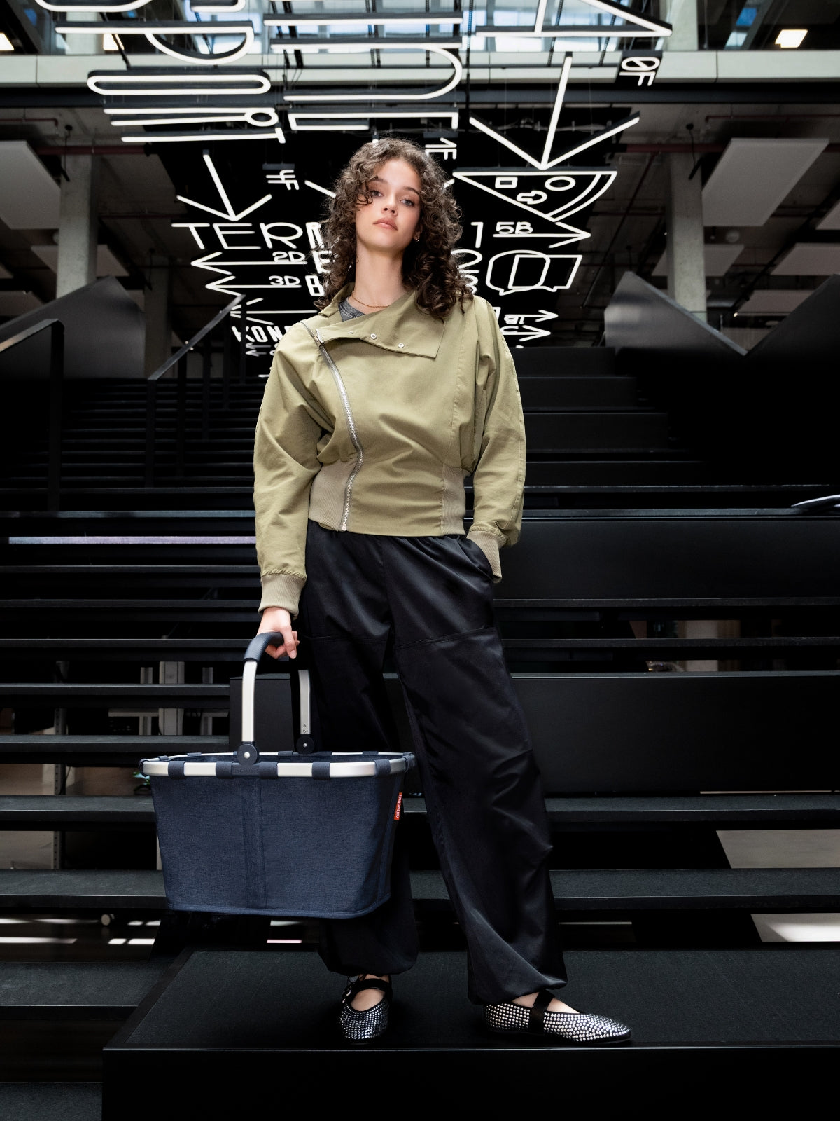 reisenthel carrybag twist navy Lifestyle 10