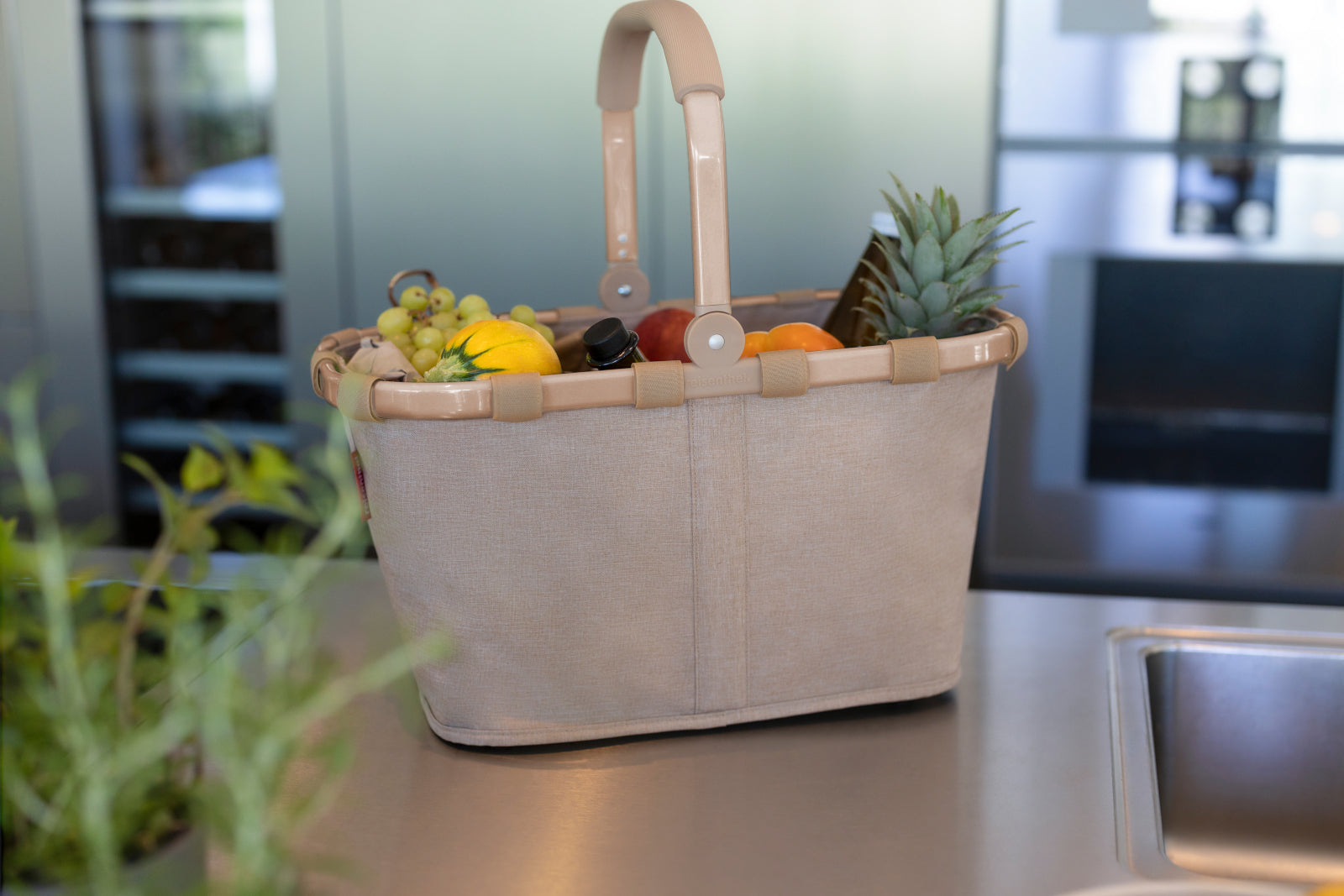 reisenthel carrybag frame twist coffee Lifestyle 9