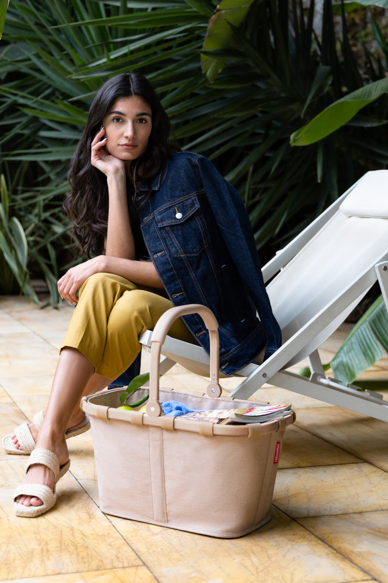 reisenthel carrybag frame twist coffee Lifestyle 6