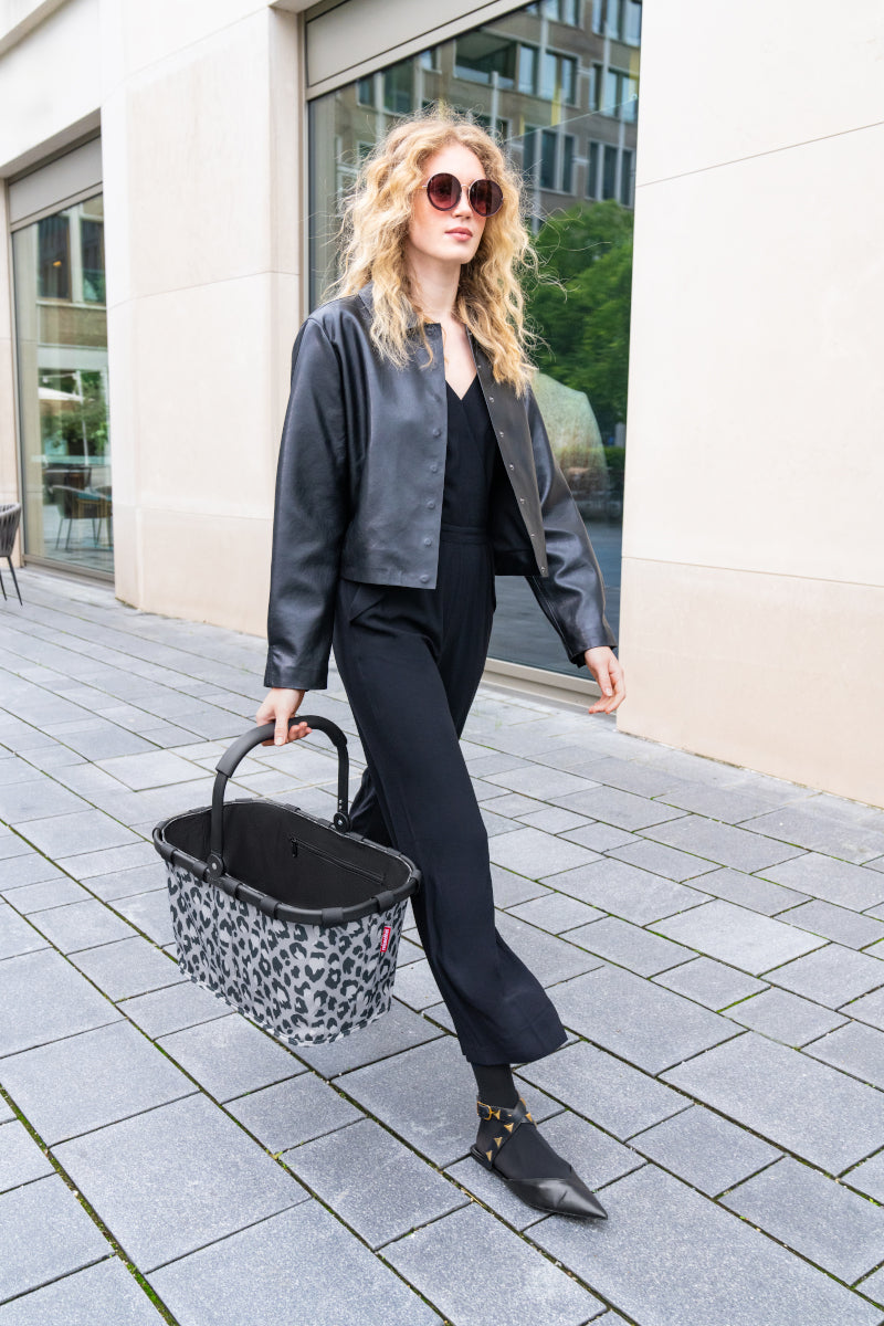 reisenthel carrybag frame leo nero Lifestyle 9