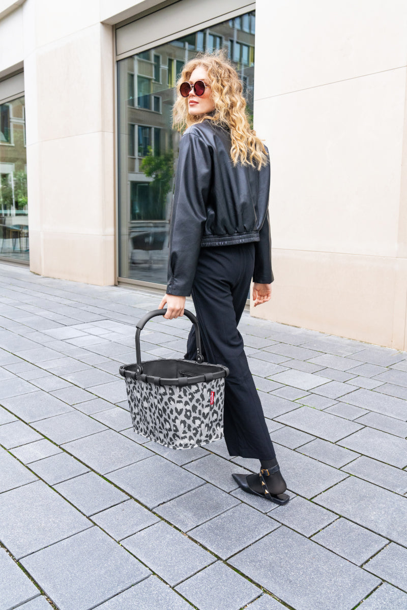 reisenthel carrybag frame leo nero Lifestyle 8