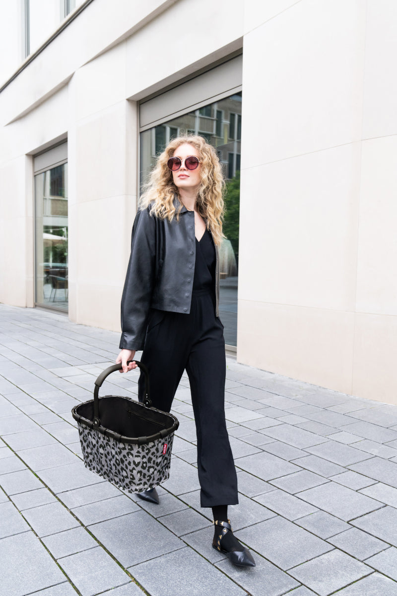 reisenthel carrybag frame leo nero Lifestyle 7