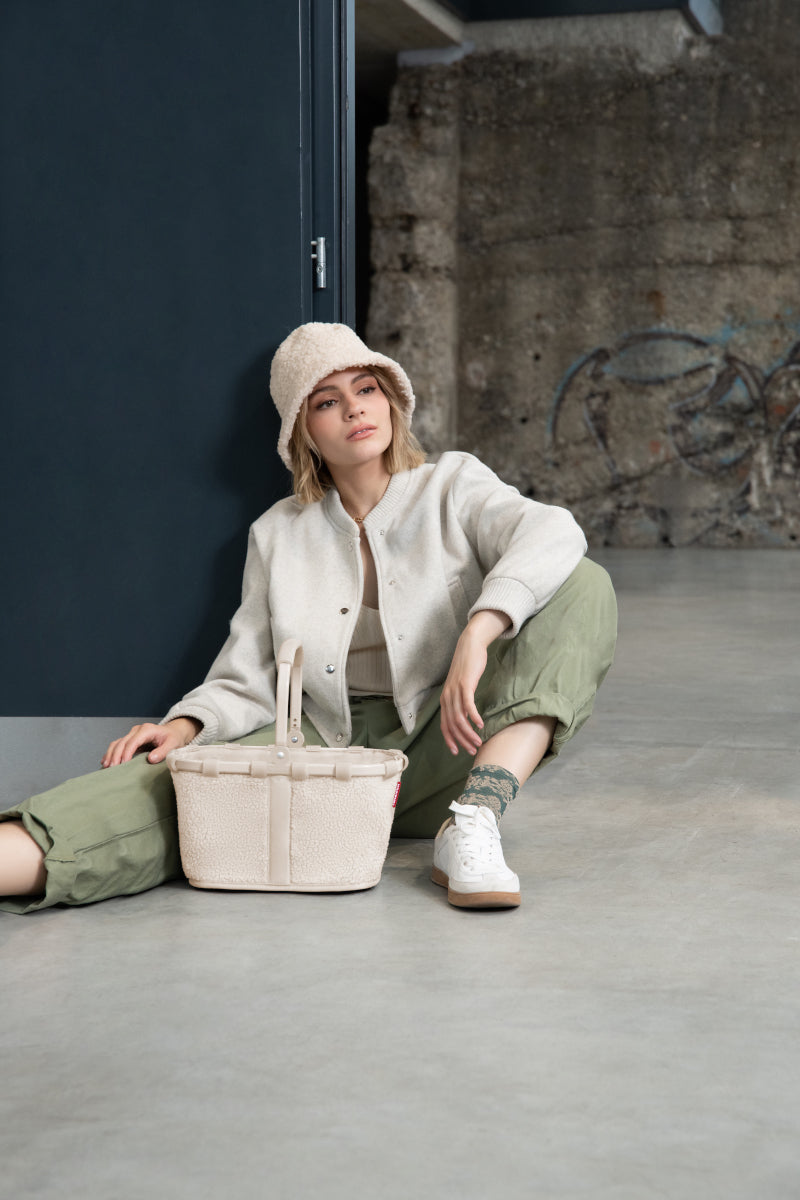 reisenthel carrybag XS teddy sand Lifestyle 4