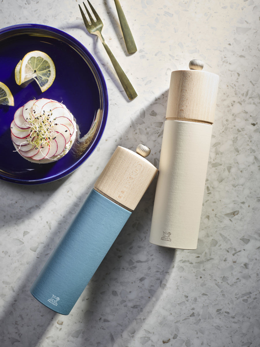 PEUGEOT BOREAL Pfeffermühle rauchblau 21 cm Lifestyle 6