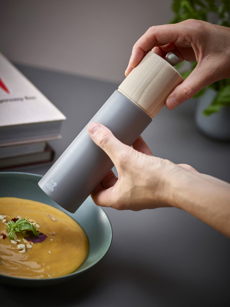 PEUGEOT BOREAL Pfeffermühle felsgrau 21 cm Lifestyle 4