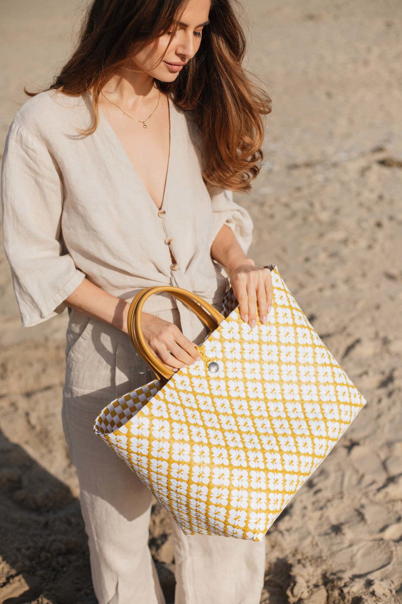 Handed By Motif Bag Shopper L mustard with white pattern Lifestyle 1