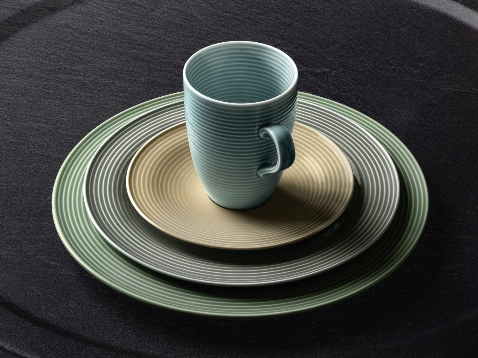 Seltmann Weiden Beat Perlgrau uni Servierplatte oval 35x28cm Lifestyle1