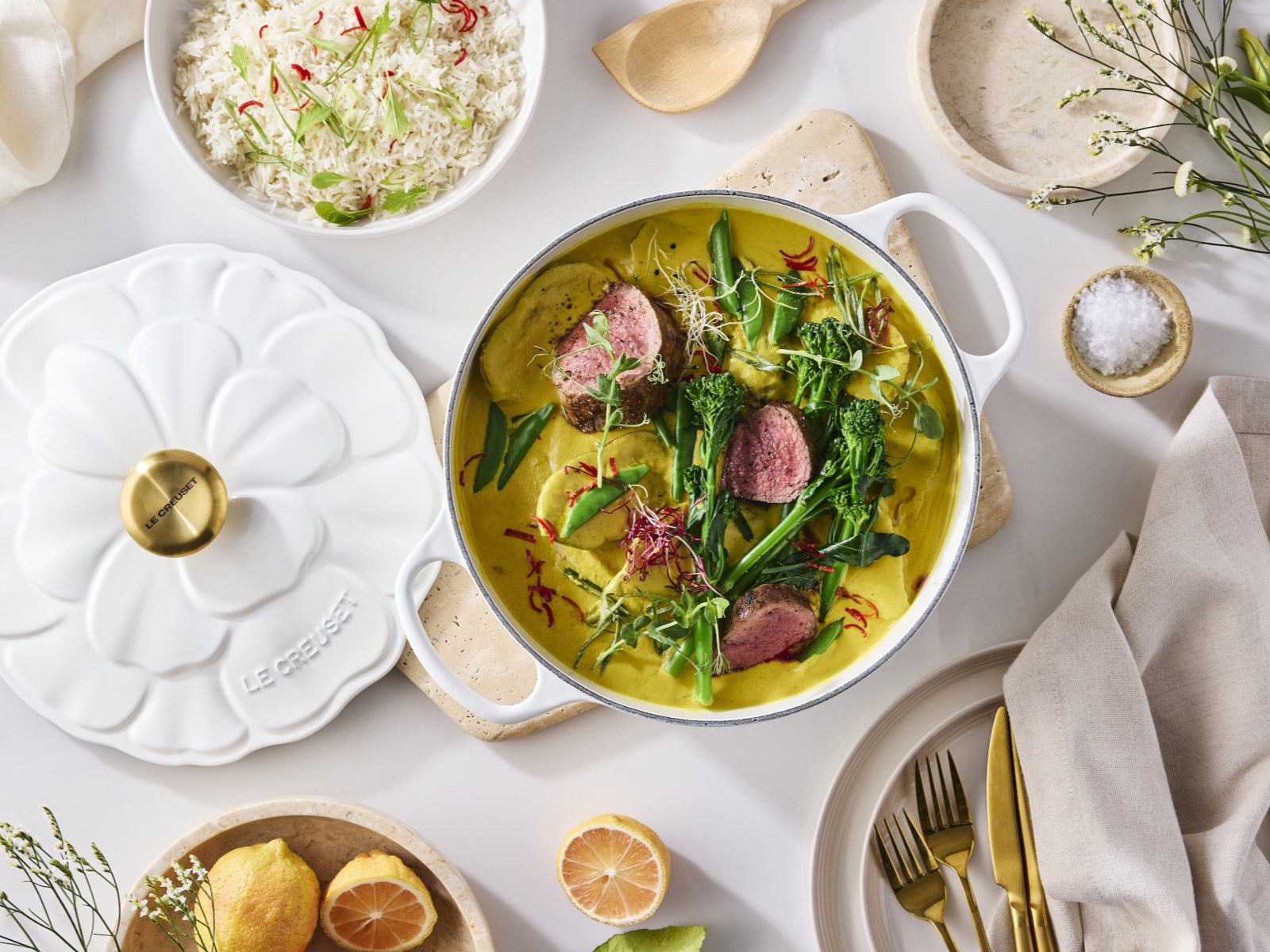 Le Creuset Bräter Blume Signature rund weiß 26cm - Produktbild 7