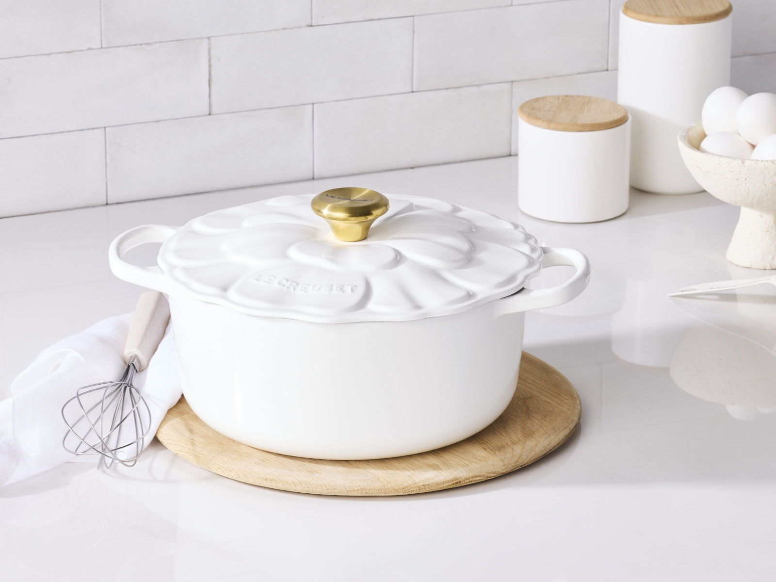 Le Creuset Bräter Blume Signature rund weiß 26cm - Produktbild 8