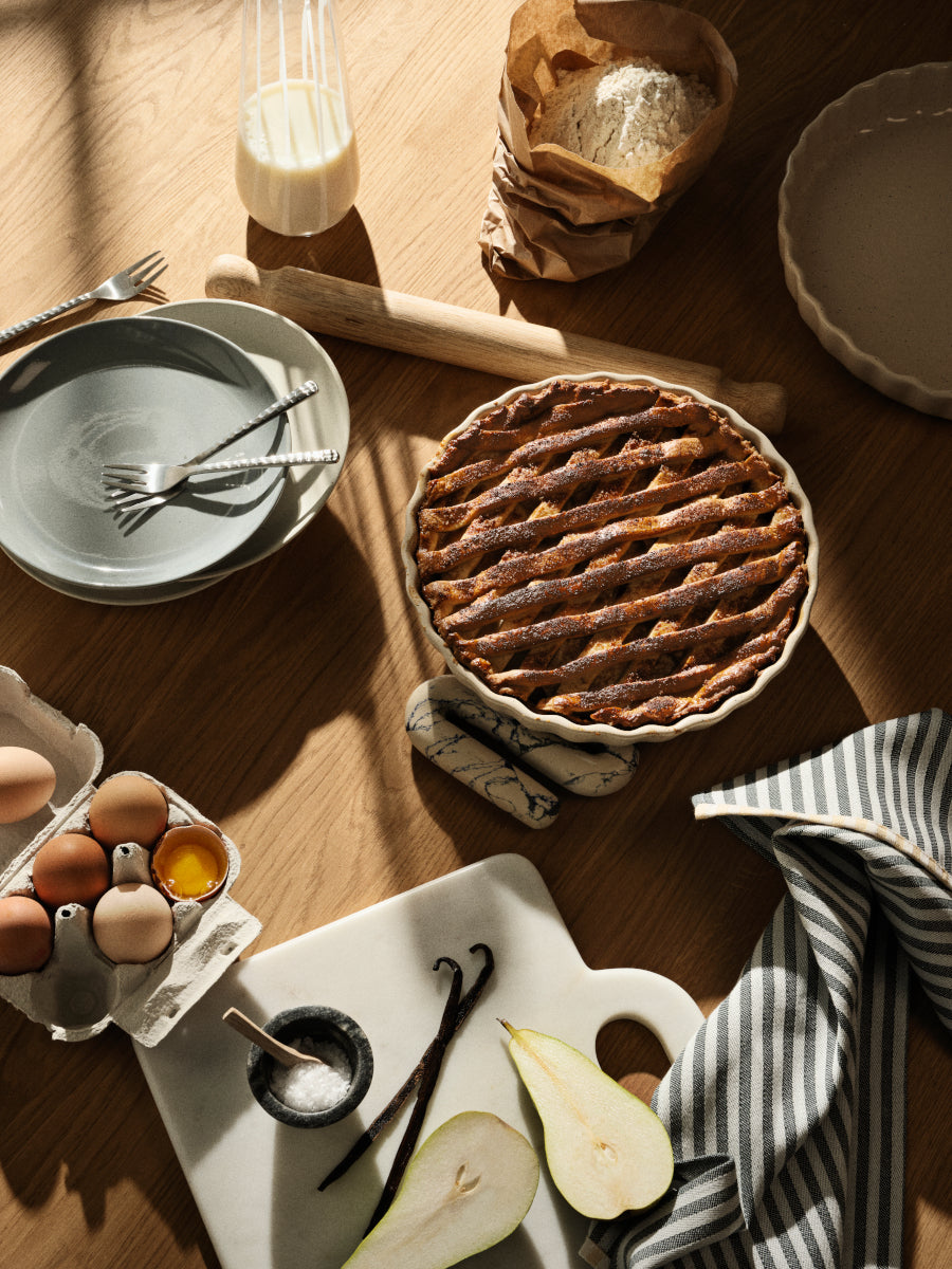 Broste Copenhagen Olina Schneidebrett white marmor 26x30cm Lifestyle