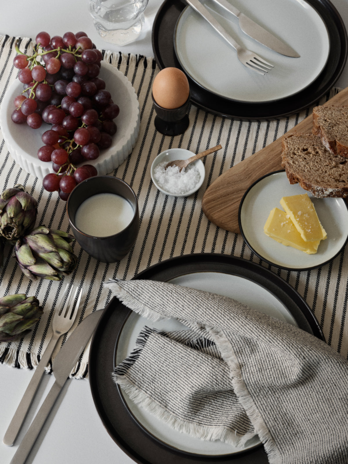 Broste Copenhagen ESRUM NIGHT Milchkanne gross 0,7 l Lifestyle 1